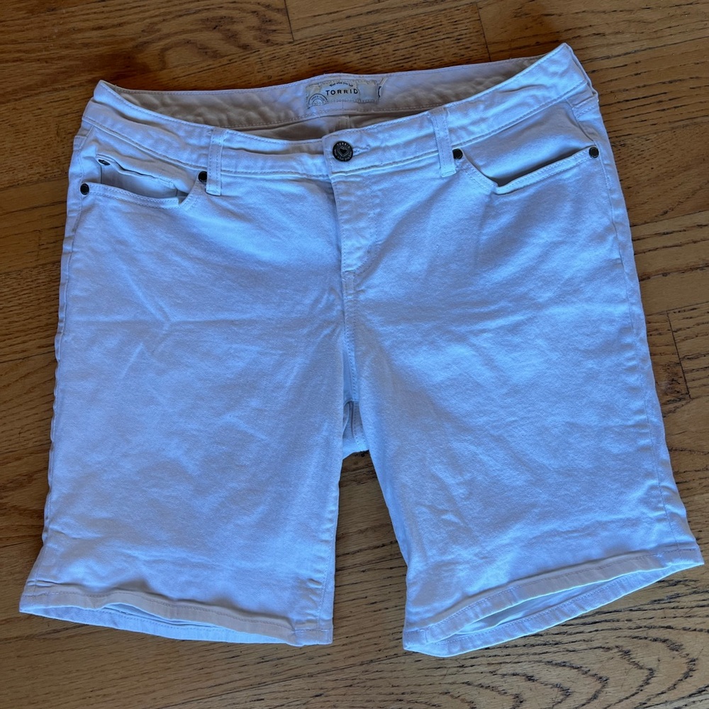 Torrid size 16 women’s jean shorts